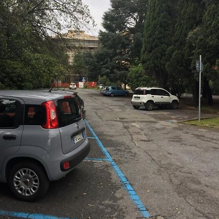 Appartamento In Centro Zona Fiera,Davanti Al Galliera 제노바 외부 사진
