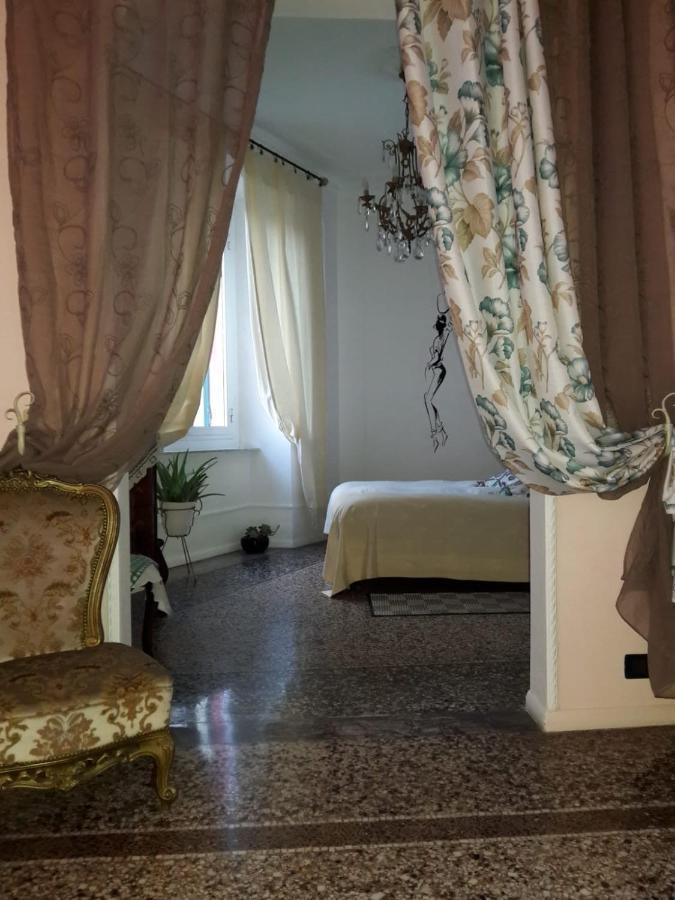 Appartamento In Centro Zona Fiera,Davanti Al Galliera 제노바 외부 사진