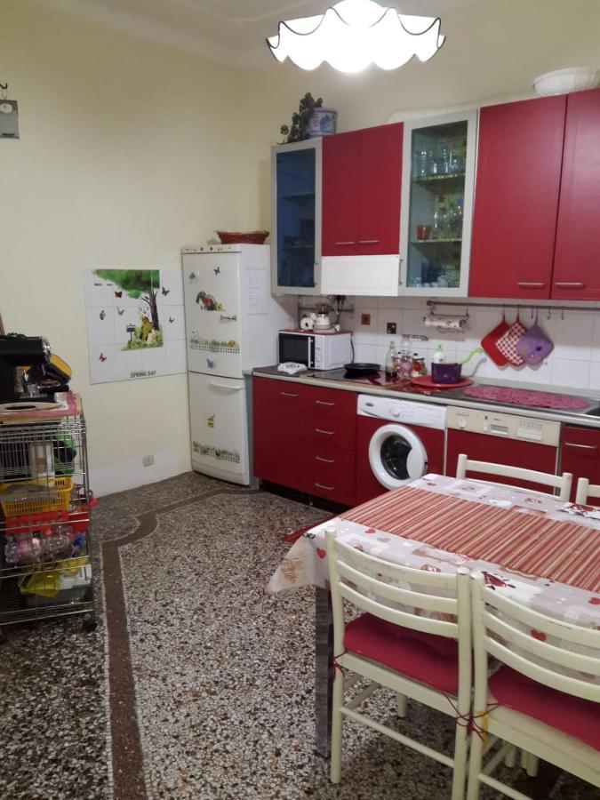 Appartamento In Centro Zona Fiera,Davanti Al Galliera 제노바 외부 사진