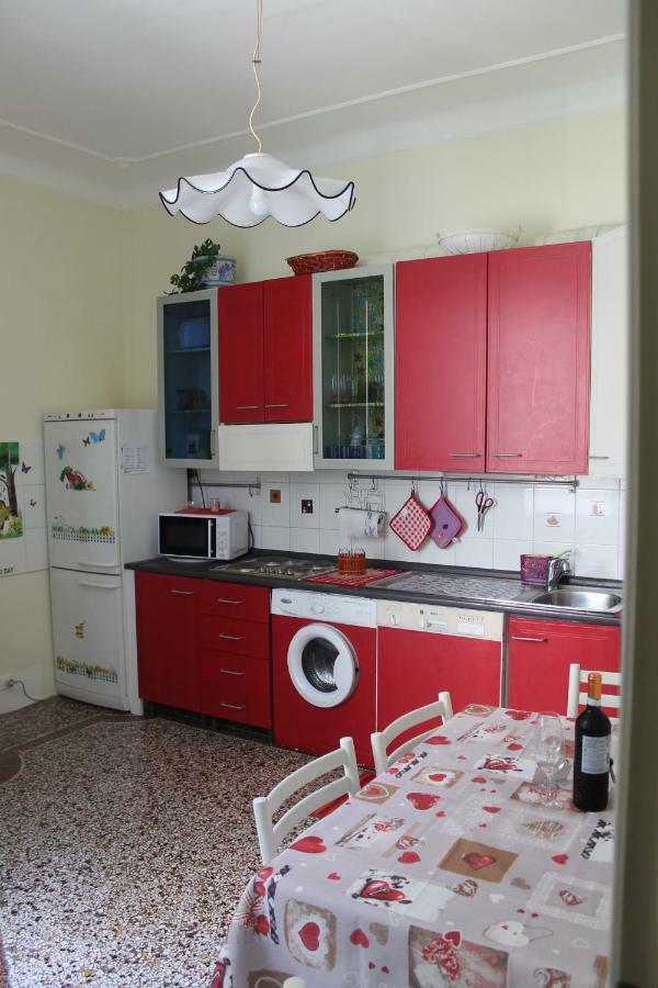 Appartamento In Centro Zona Fiera,Davanti Al Galliera 제노바 외부 사진