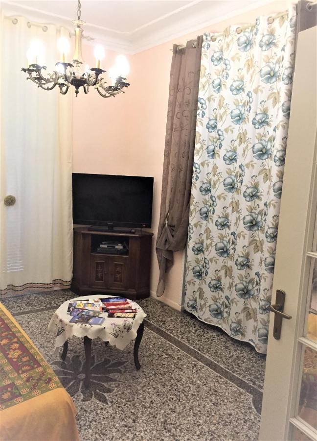 Appartamento In Centro Zona Fiera,Davanti Al Galliera 제노바 외부 사진