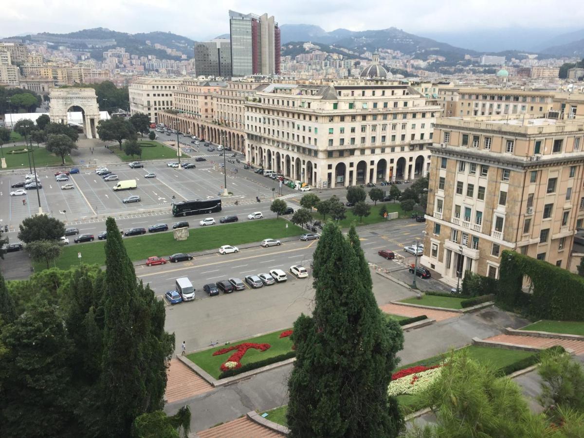 Appartamento In Centro Zona Fiera,Davanti Al Galliera 제노바 외부 사진